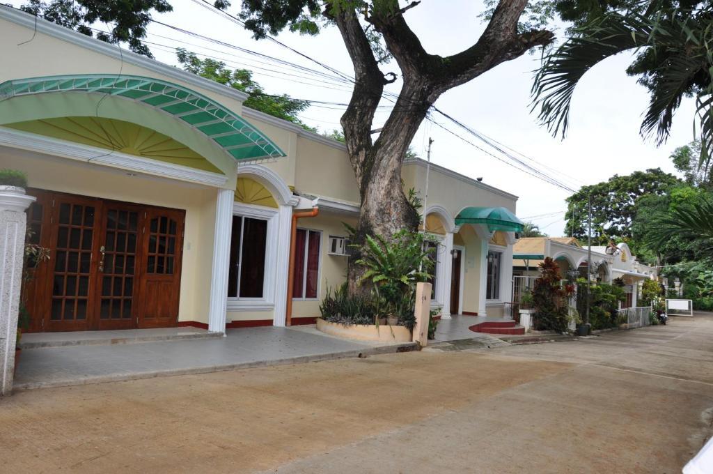 D'Lucky Garden Inn & Suites Tiniguiban 外观 照片
