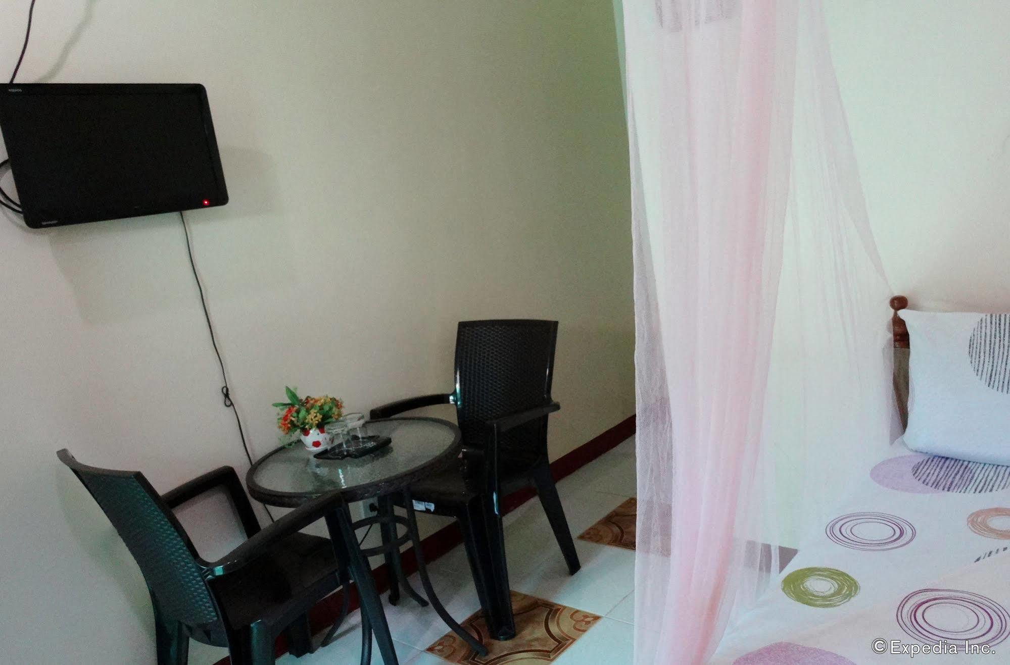 D'Lucky Garden Inn & Suites Tiniguiban 外观 照片